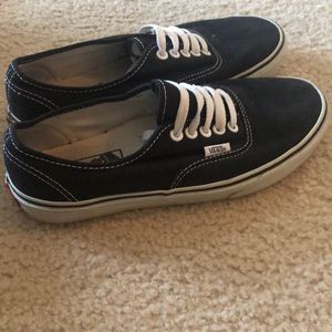 Women’s black and white vans 8.5 womens/7 men’s